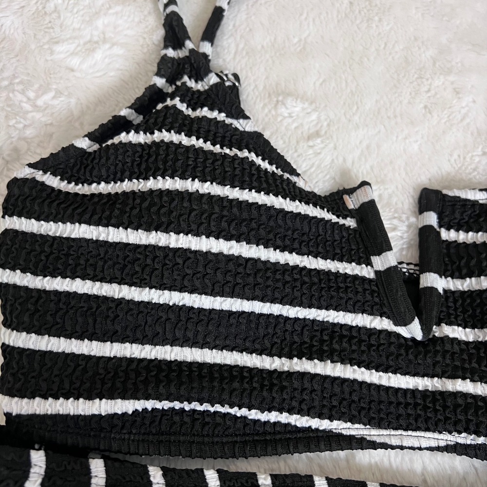 Cupshe Black White Striped Smocked Bikini Set High Waisted V-Notch Small NEW - Picture 8 of 15